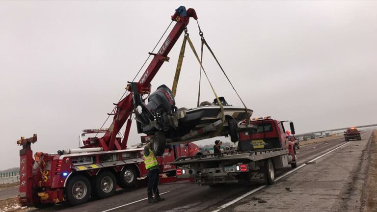 Boat Towing – Towing Ames IA Des Moines Marshalltown – Heavy Duty ...